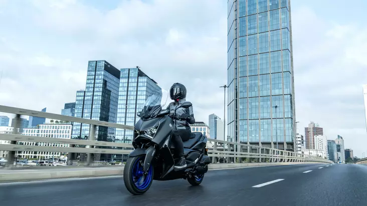 Yamaha YP125RA XMAX 2025 MBL2 Black - Yamaha Skootterit - 716 - 1